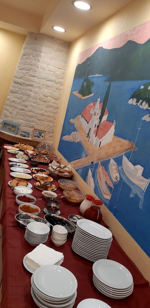 Kerkyra & Benitses (Corfu)